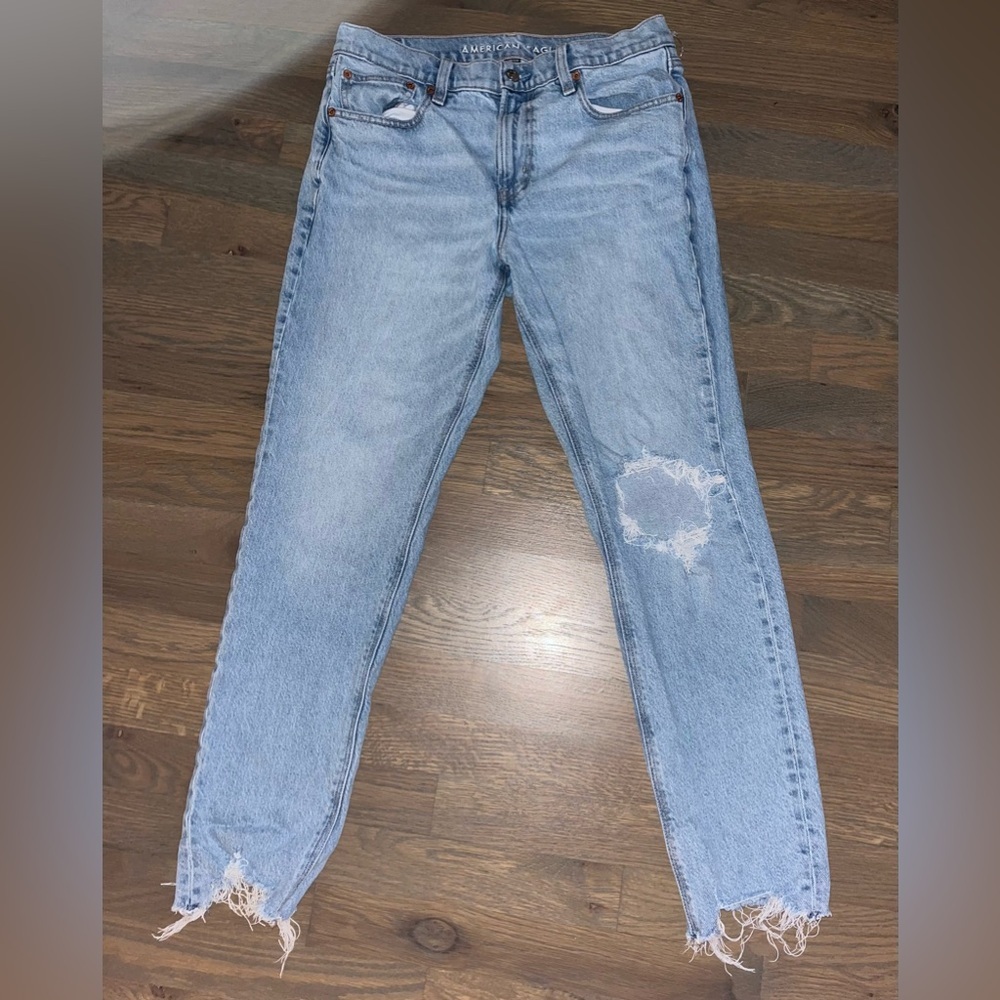 American Eagle Outfitters Light Blue Distressed Boyfriend Jeans